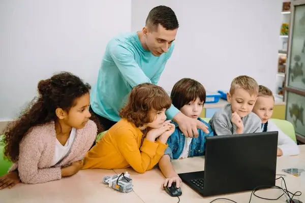 Miért fontos, hogy apák is részt vegyenek a gyermekek iskolai programjaiban?