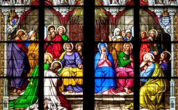 Pünkösdi városnézés: Hogyan fedezd fel a helyi templomokat és szakrális helyeket?