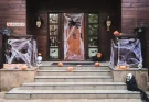 Kreatív ötletek Halloween ajtódíszhez
