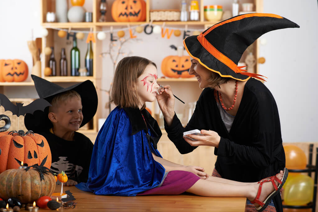 7 félelmetes arcfestési minta gyerekeknek Halloweenre