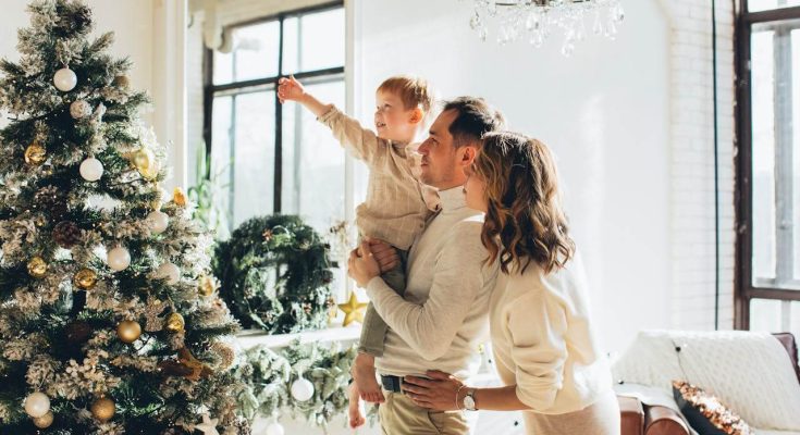 Karácsonyi ajándékötletek babáknak: hasznos ötletek és tippek