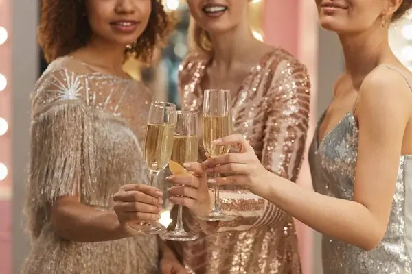 10 szilveszteri outfit, ami mindig beválik