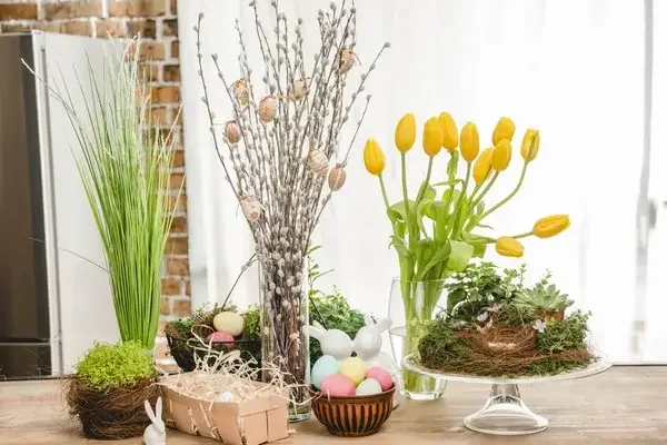 Húsvéti tavaszi virágdekorációk