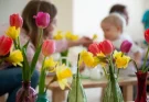 Anyák napi ünnepség: programötletek iskoláknak és óvodáknak