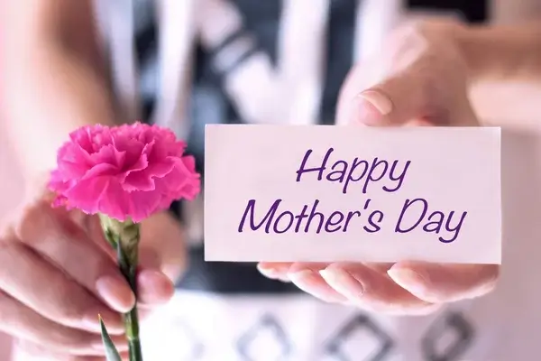 Hogyan ünnepelj anyák napját, ha távol vagytok egymástól?