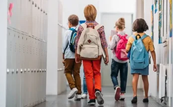 Iskolai szokások és szabályok az évnyitón – mit kell tudni?