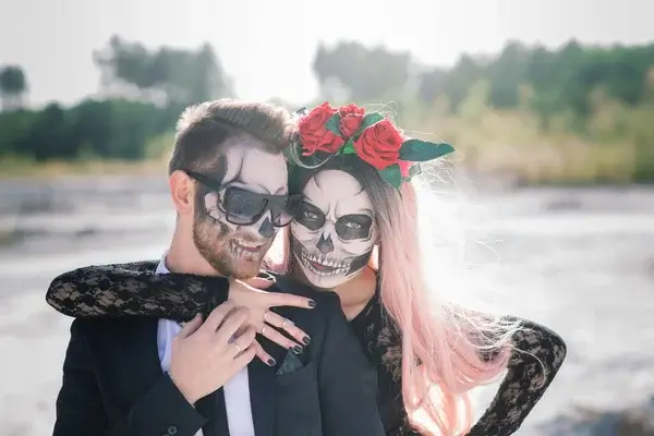 Így készíts Halloween témájú arcfestést lépésről lépésre